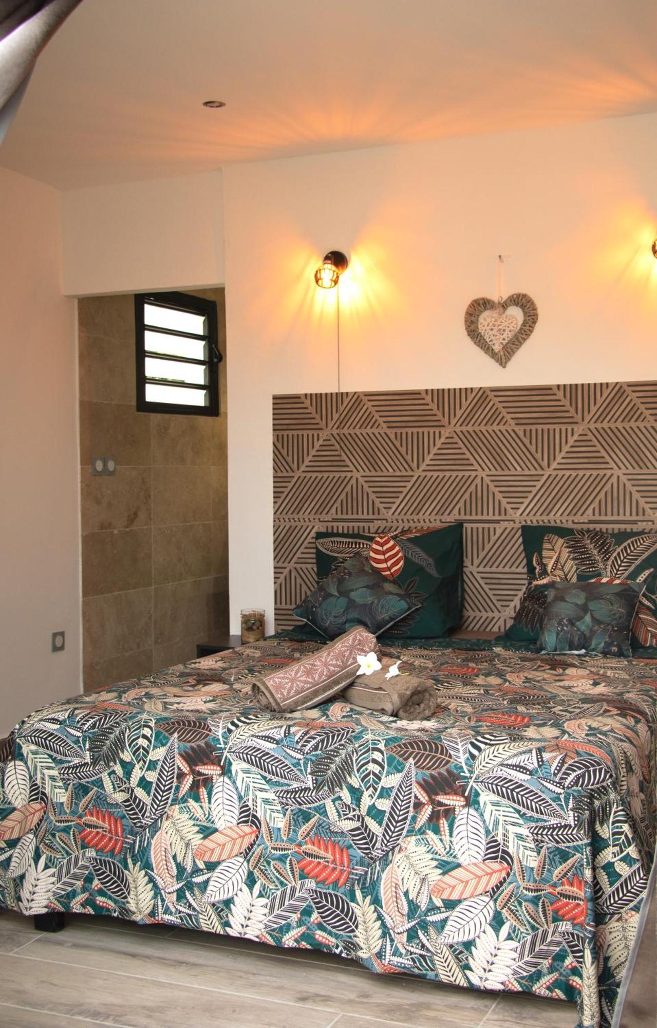 Le Beau Vallon 1- Jacuzzi Privatif Et Piscine Chauffee Partagee Сен-Бенуа Экстерьер фото